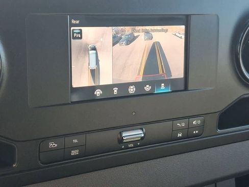 Used 2024 Mercedes-Benz Sprinter 2500 image 21