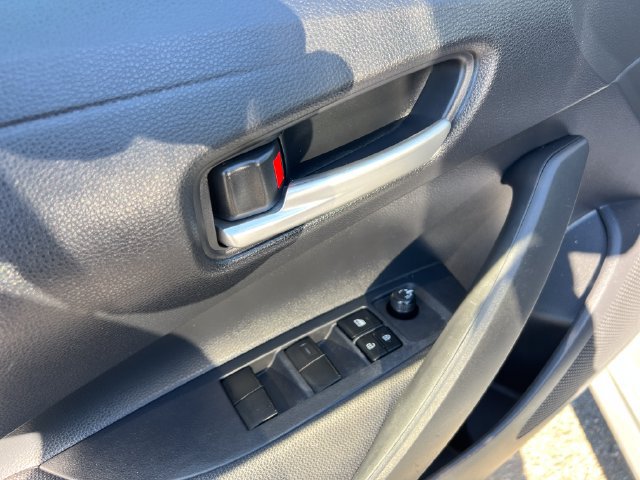 Used 2020 Toyota Corolla LE FWD image 30