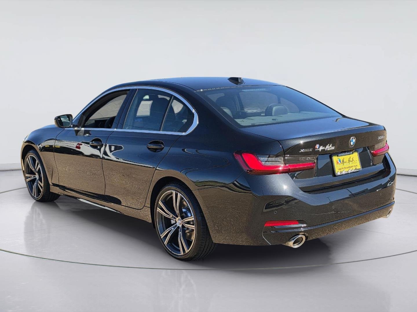 Used 2024 BMW 330i xDrive Sedan w/ Premium Package AWD/4WD image 3