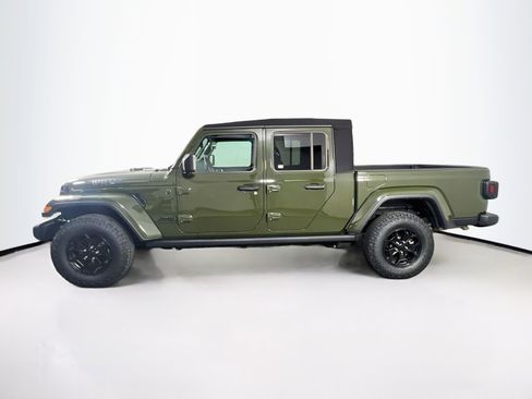 Used 2023 Jeep Gladiator Willys AWD/4WD image 8