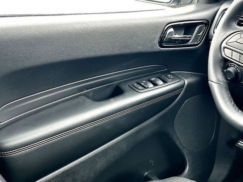 Used 2025 Dodge Durango GT RWD image 25
