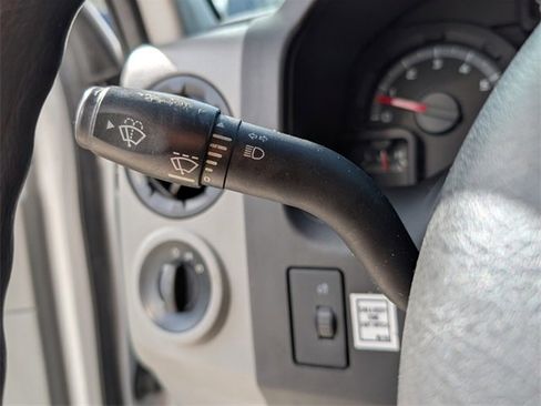 Used 2015 Ford E-350 and Econoline 350 Super Duty image 22