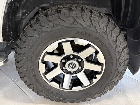 Used 2019 Toyota 4Runner SR5 Premium image 11