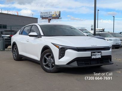 New 2025 Kia K4 LXS