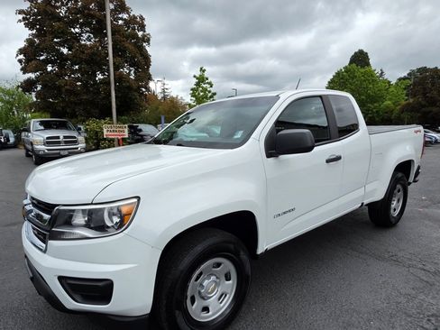 Used 2020 Chevrolet Colorado W/T w/ WT Convenience Package AWD/4WD image 3