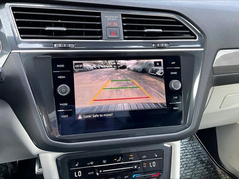 Certified 2022 Volkswagen Tiguan SE R-Line image 26