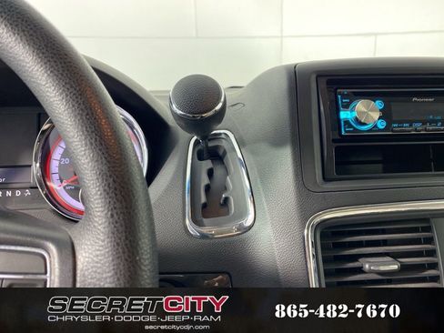 Used 2014 Dodge Grand Caravan SXT image 19
