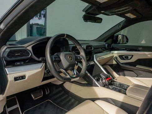 Used 2020 Lamborghini Urus image 44