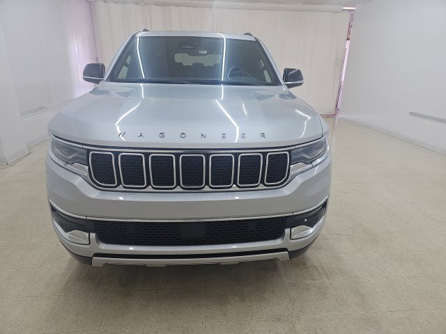 Used 2024 Jeep Wagoneer L Series II w/ Flexible Seating Group AWD/4WD image 16