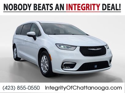 Used 2023 Chrysler Pacifica Touring-L