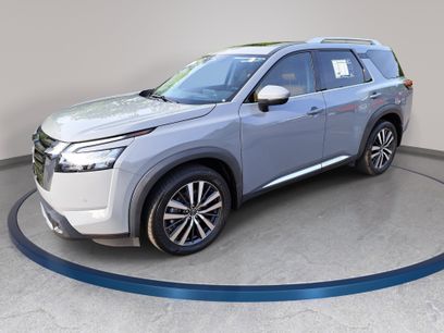 Used 2022 Nissan Pathfinder Platinum w/ Cargo Package