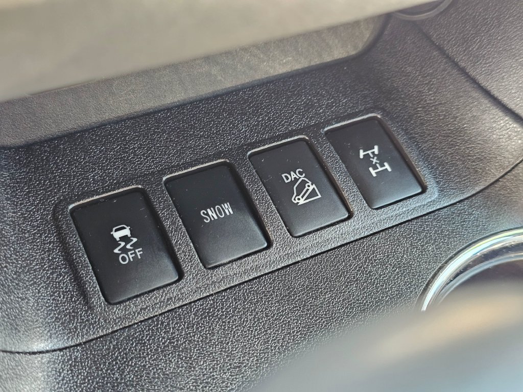 Used 2018 Toyota Highlander XLE AWD/4WD image 34