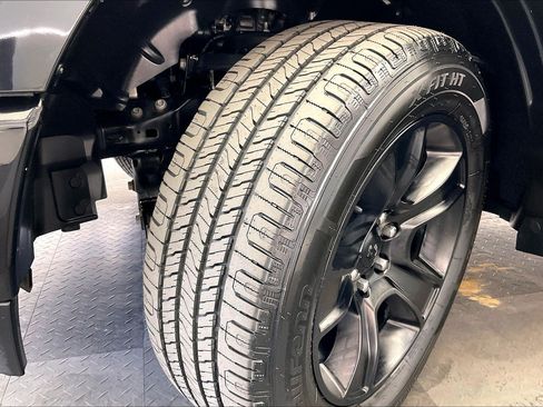 Used 2022 RAM 1500 Big Horn AWD/4WD image 32