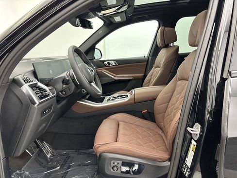 New 2026 BMW X5 xDrive40i w/ M Sport Package AWD/4WD image 25
