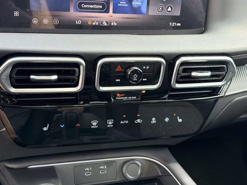 New 2026 Nissan Sentra SV w/ SV Convenience Package FWD image 22