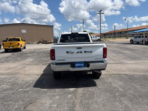 New 2026 RAM 2500 Laramie AWD/4WD image 7