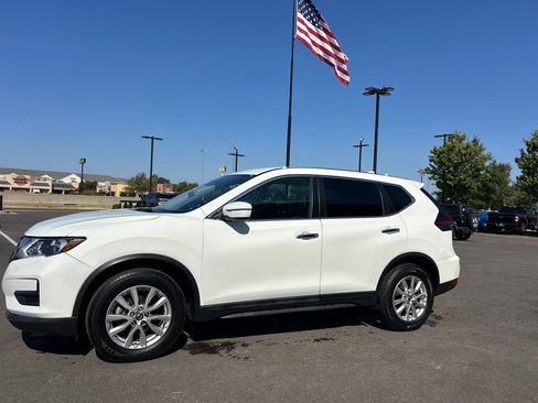 Used 2020 Nissan Rogue SV FWD image 14
