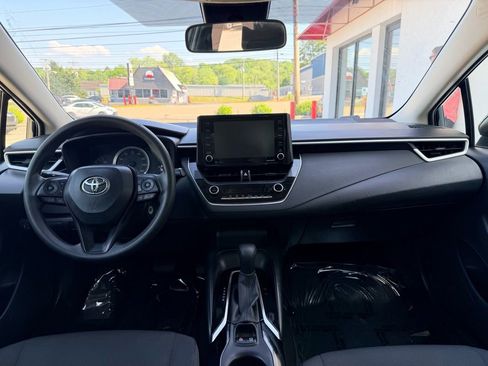 Used 2022 Toyota Corolla LE FWD image 18