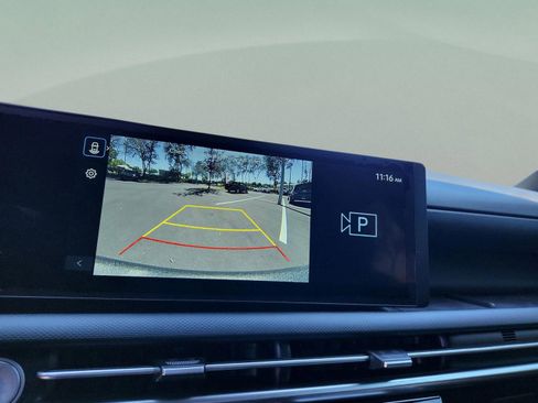 Certified 2025 Hyundai Santa Cruz SE image 24