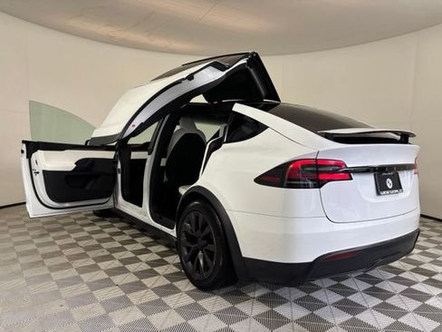 Used 2023 Tesla Model X AWD/4WD image 18