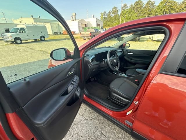 Used 2024 Buick Encore GX Preferred w/ Comfort Package FWD image 21