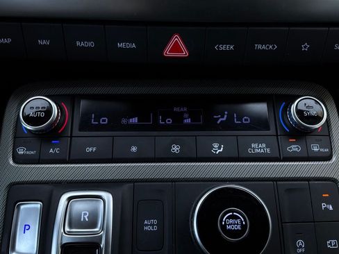Used 2024 Hyundai Palisade SEL FWD image 29