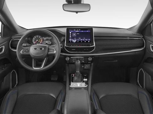Used 2025 Jeep Compass Latitude w/ Altitude Special Edition AWD/4WD image 9