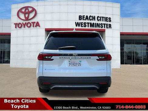 Certified 2025 Toyota Grand Highlander AWD Hybrid image 10