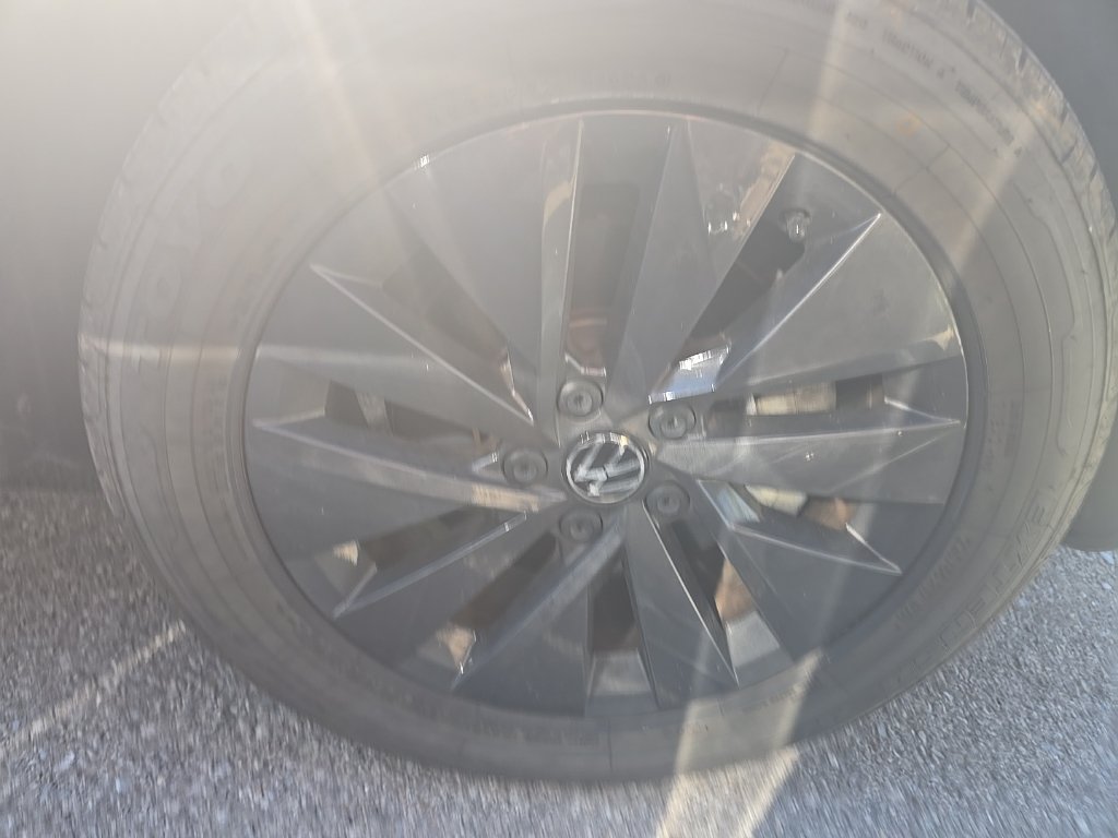 Used 2024 Volkswagen Taos S FWD image 3