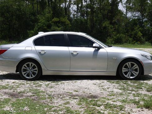 Used 2010 BMW 528i Sedan RWD image 13