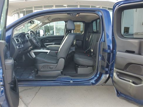 Used 2017 Nissan Titan PRO-4X image 20