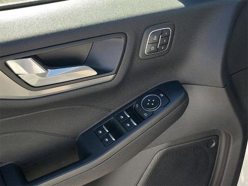 Certified 2022 Ford Escape Titanium image 22