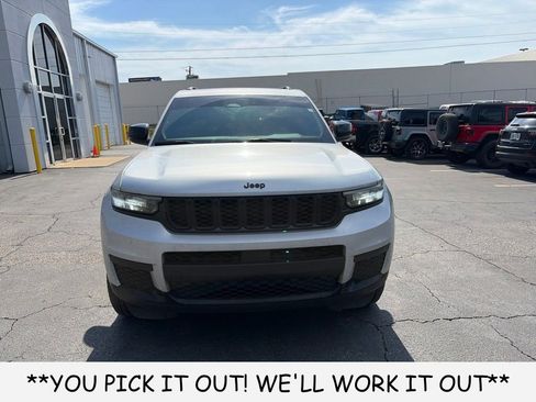 Used 2024 Jeep Grand Cherokee L Altitude RWD image 2