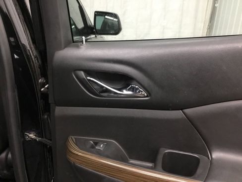 Used 2017 GMC Acadia SLE w/ Driver Alert Package I image 19