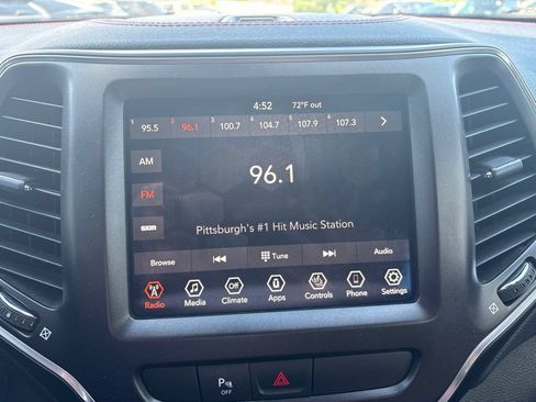 Used 2019 Jeep Cherokee Trailhawk w/ Cold Weather Group AWD/4WD image 14