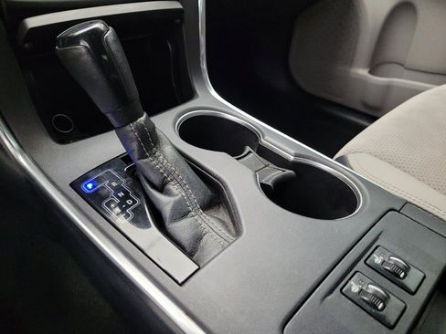 Used 2016 Toyota Camry XSE image 26