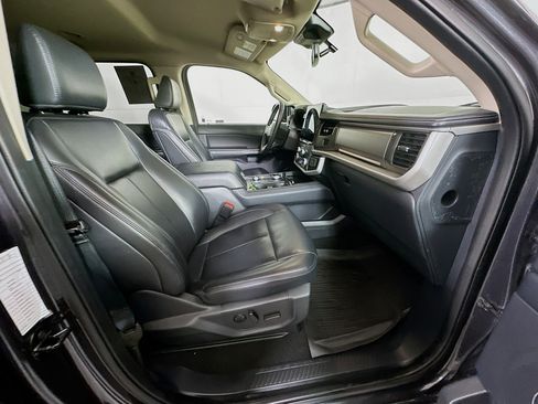 Used 2024 Ford Expedition Max XLT image 33
