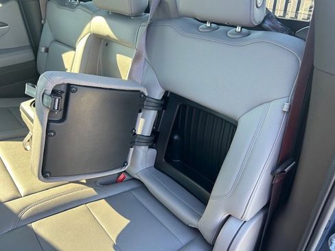 Used 2023 GMC Sierra 1500 SLT w/ SLT Premium Package image 14