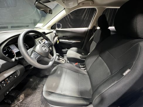 New 2025 Nissan Kicks Play S image 32