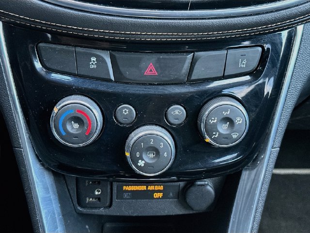 Used 2019 Chevrolet Trax Premier w/ Midnight Edition AWD/4WD image 15