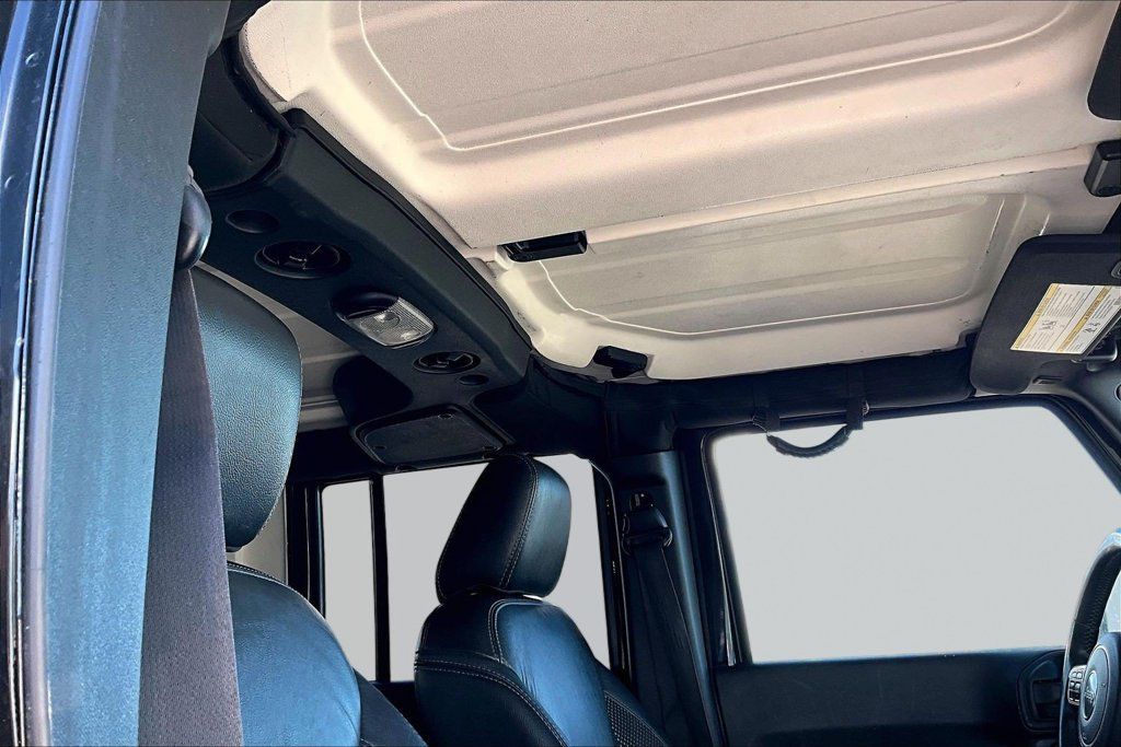 Used 2016 Jeep Wrangler Unlimited Sahara AWD/4WD image 23