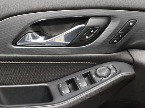Used 2021 Chevrolet Traverse Premier w/ Redline Edition AWD/4WD image 23