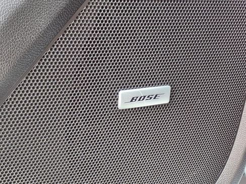 Used 2023 Chevrolet Traverse RS image 31