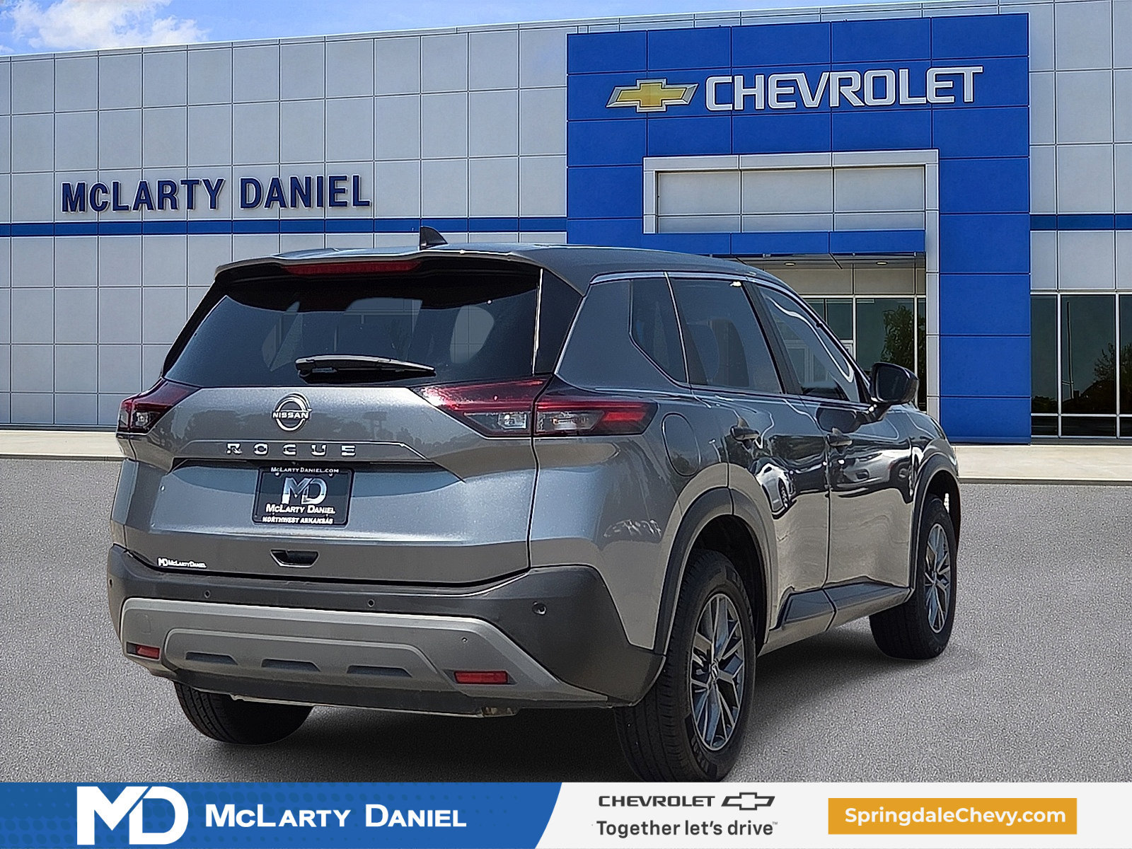 Used 2023 Nissan Rogue S FWD image 5