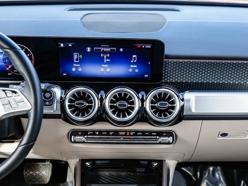 Certified 2025 Mercedes-Benz GLB 250 image 11