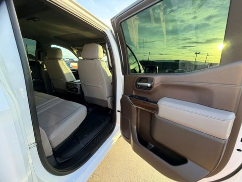Used 2019 GMC Sierra 1500 SLT AWD/4WD image 27