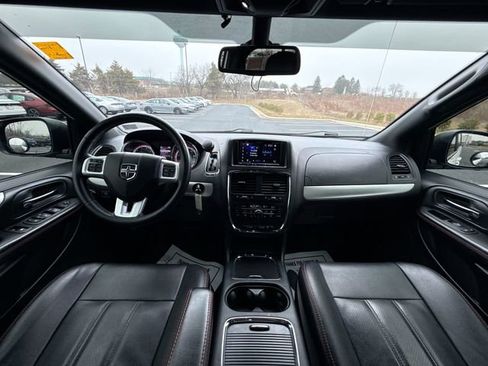 Used 2019 Dodge Grand Caravan GT image 25