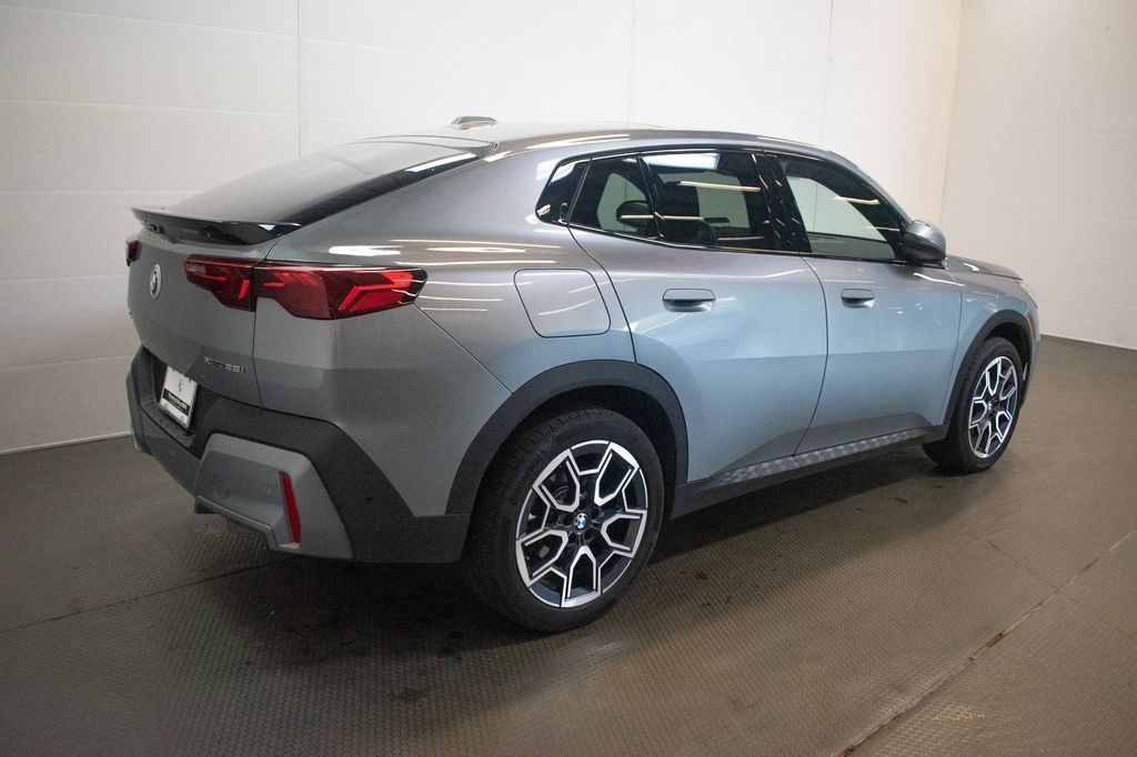 Used 2026 BMW X2 xDrive28i w/ Technology Package AWD/4WD image 4