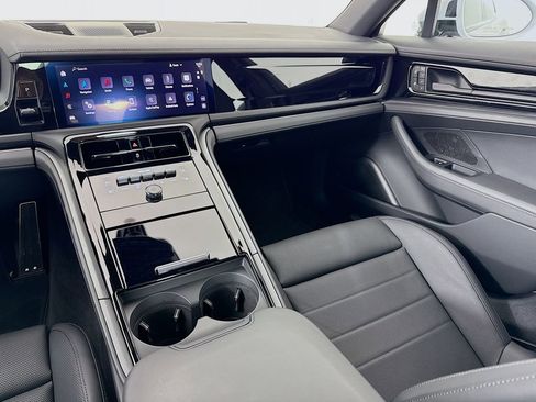 Certified 2025 Porsche Panamera 4 AWD/4WD image 26