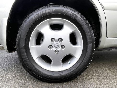 Used 2005 Toyota Highlander Limited image 18